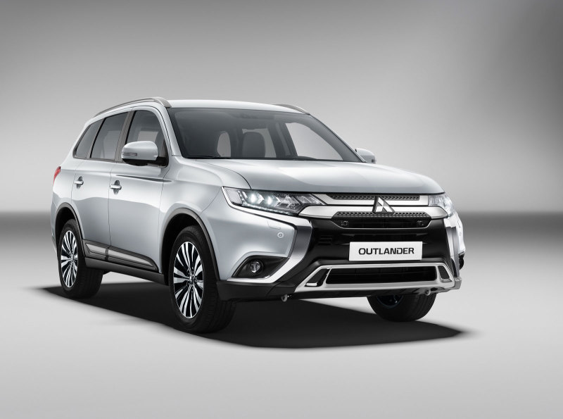 Обновлённый Mitsubishi Outlander: в России от 1.639.000 рублей