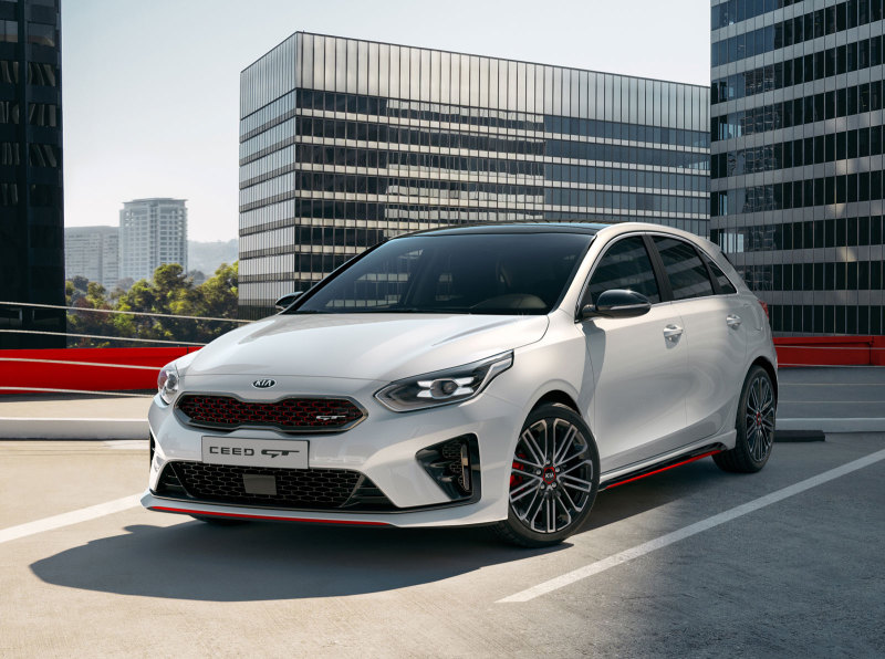 Представлен "заряженный" хэтчбек KIA Ceed GT нового поколения