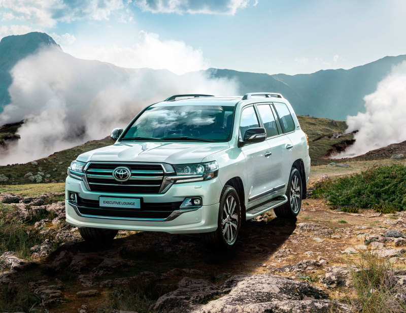 "Топовый" Toyota Land Cruiser 200 Executive Lounge: в России от 5.750.000 руб.