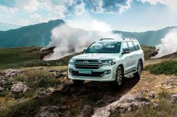 Ваши места в салоне первого класса. Land Cruiser 200 Executive Lounge в Тойота Центр Волгоградский