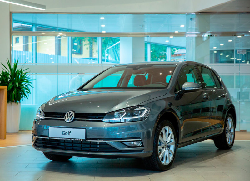 Volkswagen Golf передан первому российскому покупателю