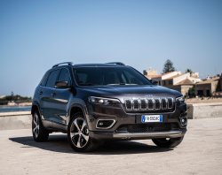 Новый Jeep Cherokee 2019 начали продавать в России