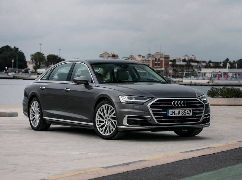 Audi A8 с самым мощным двигателем начинают продавать в России