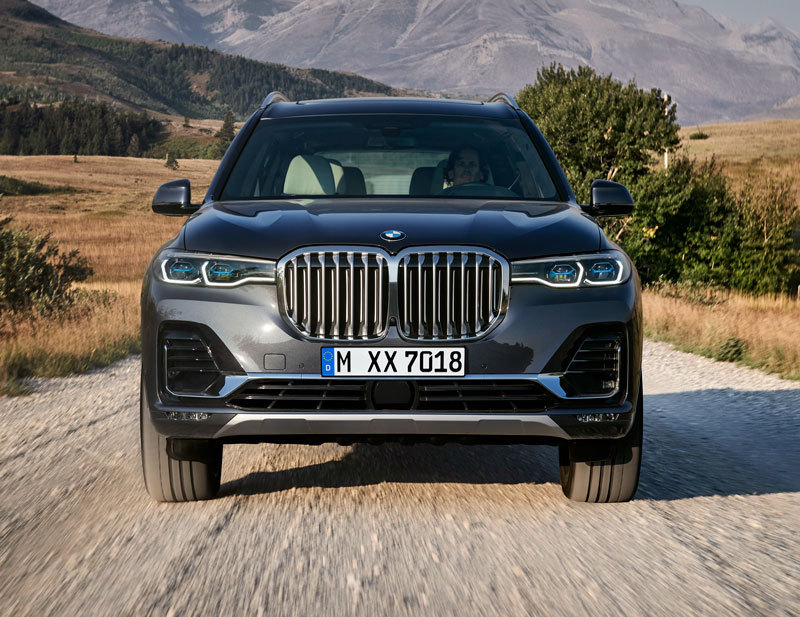 BMW X7 представлен официально, российские цены от 5.830.000 руб.