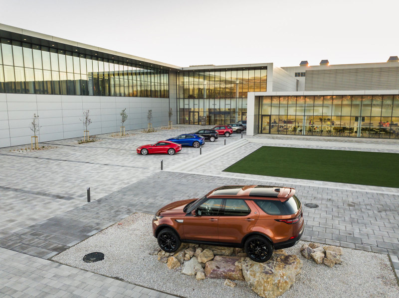 Jaguar Land Rover открывает новый завод в Словакии