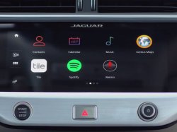 Для кроссоверов Jaguar E-Pace и F-Pace стал доступен пакет Smartphone Pack