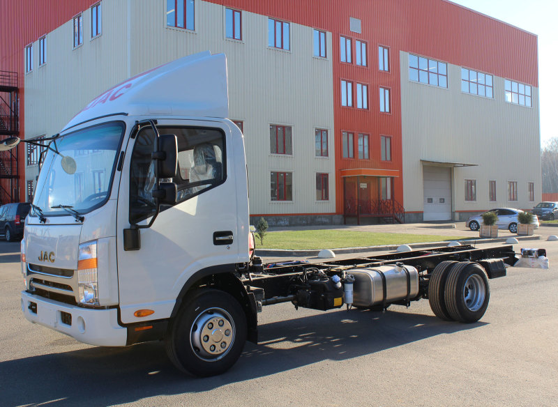 Новый китайский грузовик JAC N80 начинают продавать в России