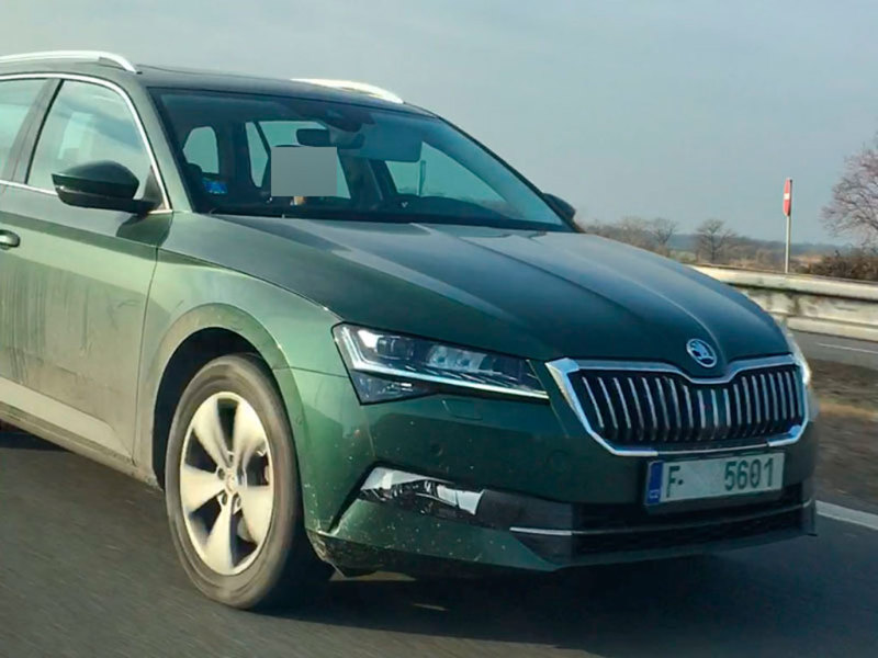 Обновлённый Skoda Superb 2019 заметили без камуфляжа