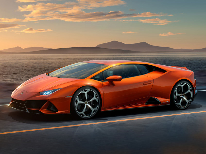 Новый суперкар Lamborghini Huracan EVO появится в России летом