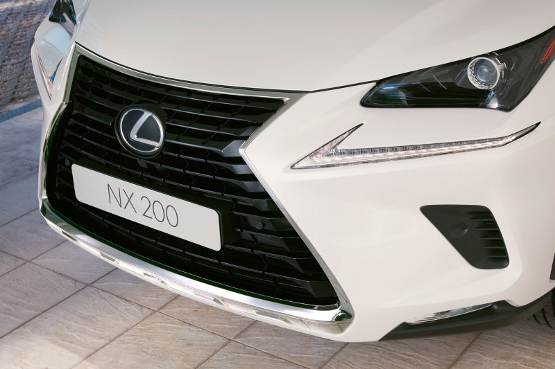 Lexus NX 200 Black Vision