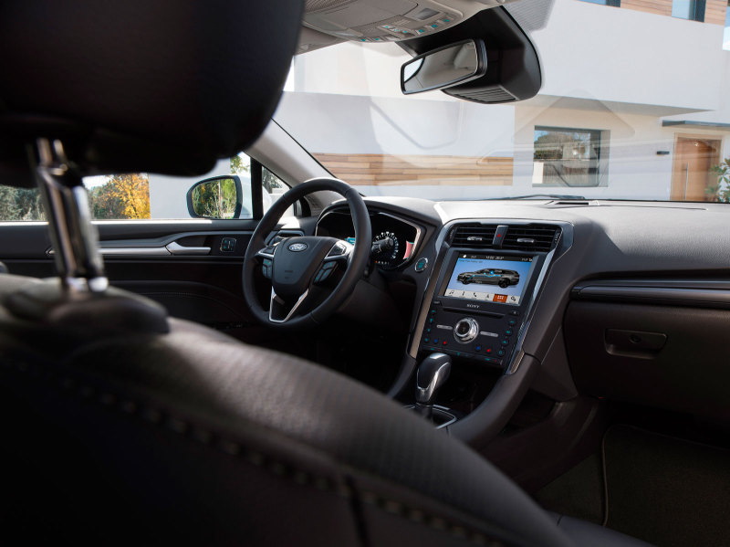 Салон универсала Ford Mondeo Hybrid 2019