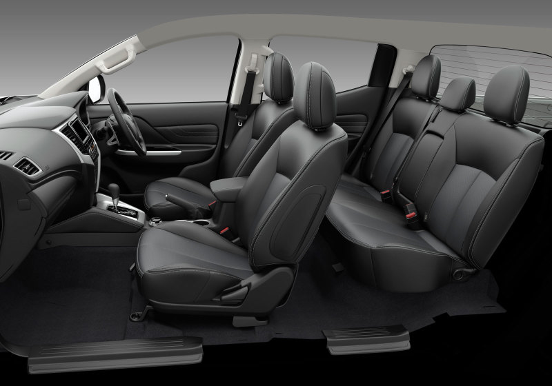 Салон Mitsubishi Triton для рынка Тайланда