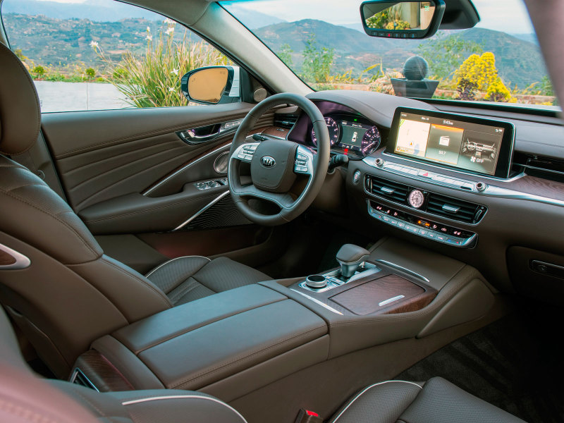 Салон KIA K900 для американского рынка