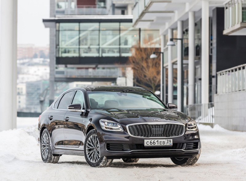 Флагманский седан KIA К900 появился в продаже