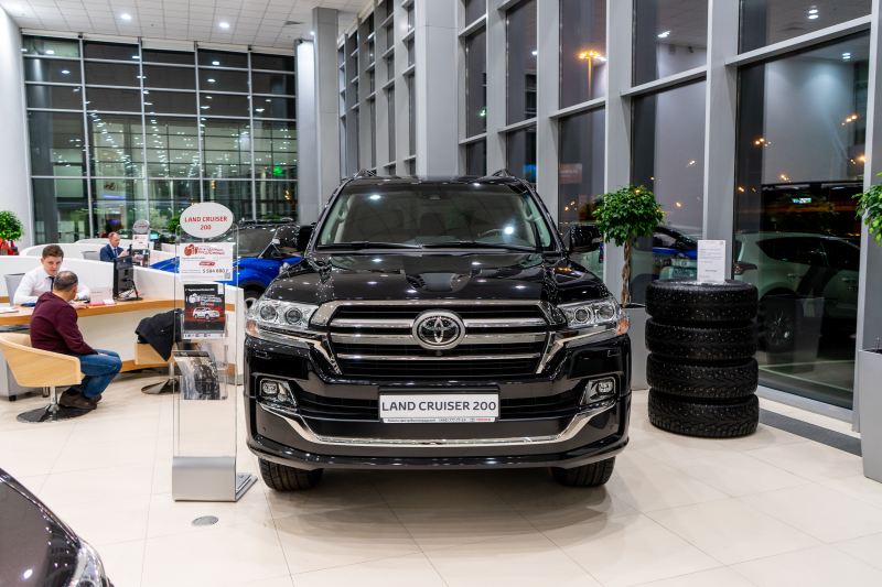 Toyota Land Cruiser 200: в кредит за 28 100 рублей в месяц