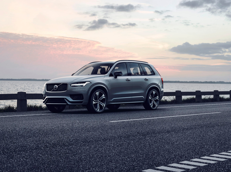 Обновлённый Volvo XC90 2020: в России от 3.955.000 рублей