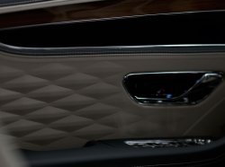 Новый Bentley Flying Spur 2020 получит трёхмерную отделку салона