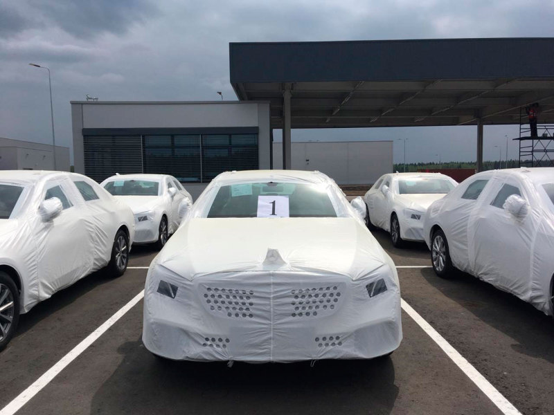 Первые товарные седаны Мерседес-Бенц "Е-Класса" сошли с конвейера в России