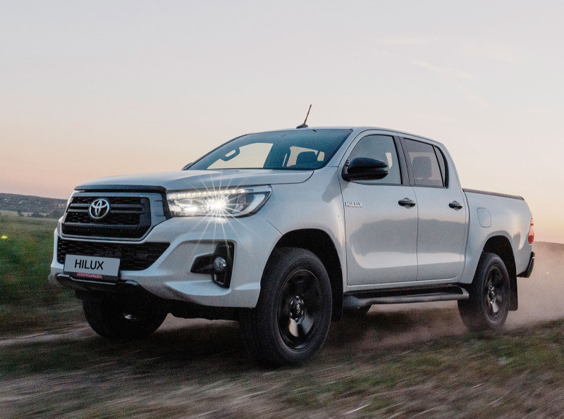 Toyota Hilux Exclusive Black: в России от 2.862.000 рублей