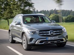 Обновлённый Mercedes-Benz GLC появился у дилеров: от 3.650.000 руб.