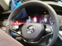 Салон новой Skoda Octavia 2020 попался фотошпионам
