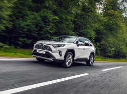 Новое поколение Toyota RAV4 начнут выпускать в России уже в октябре