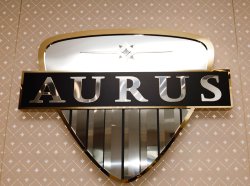 Первый автосалон марки Aurus открылся в Москве