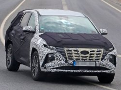 Новый Hyundai Tucson 2021 лишился части камуфляжа на испытаниях
