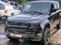 Новый Land Rover Defender 2020 засняли без маскировки и с московскими номерами
