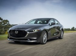 Новый седан Mazda 3 начнут продавать в России с 1 октября