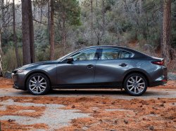 На новый седан Mazda 3 известны российские цены: от 1.603.000 руб.