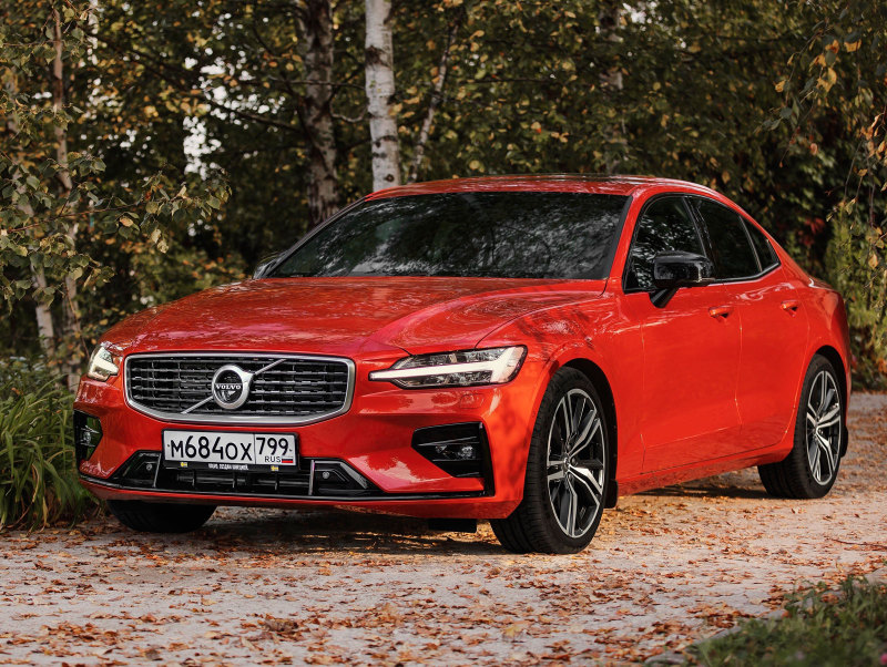 Новый Volvo S60 начали поставлять в Россию