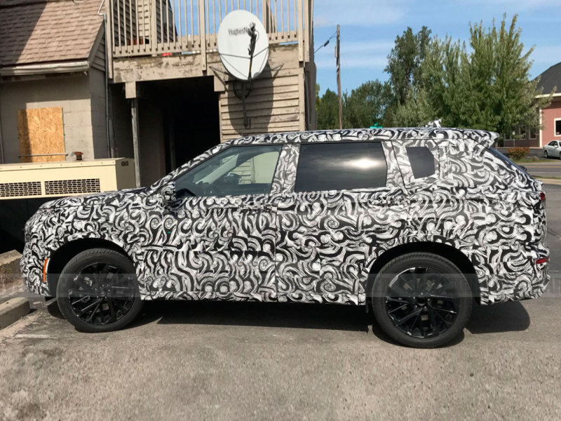 Новый Mitsubishi Outlander 2021 заметили на тестах
