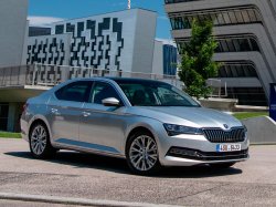 Новая Skoda Superb в России: от 2.097.000 рублей