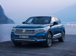 Volkswagen Touareg Business: в России от 3.699.000 руб.