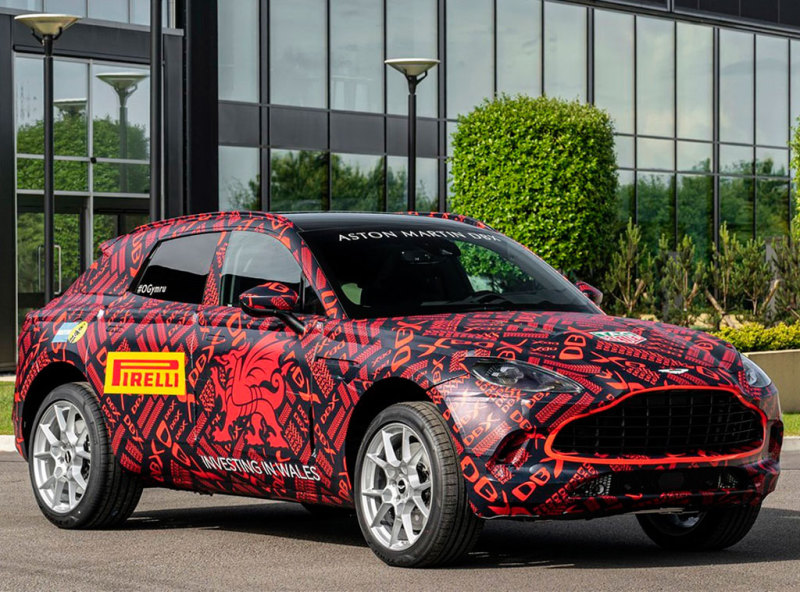 На кроссовер Aston Martin DBX назвали цену и показали его салон
