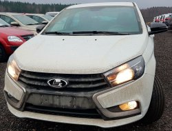 Обновлённые седаны Lada Vesta начали поступать к дилерам