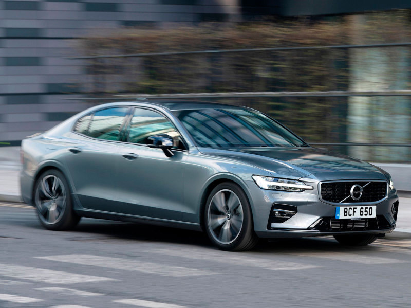 Базовый Volvo S60 Momentum: в России от 2.400.000 руб.