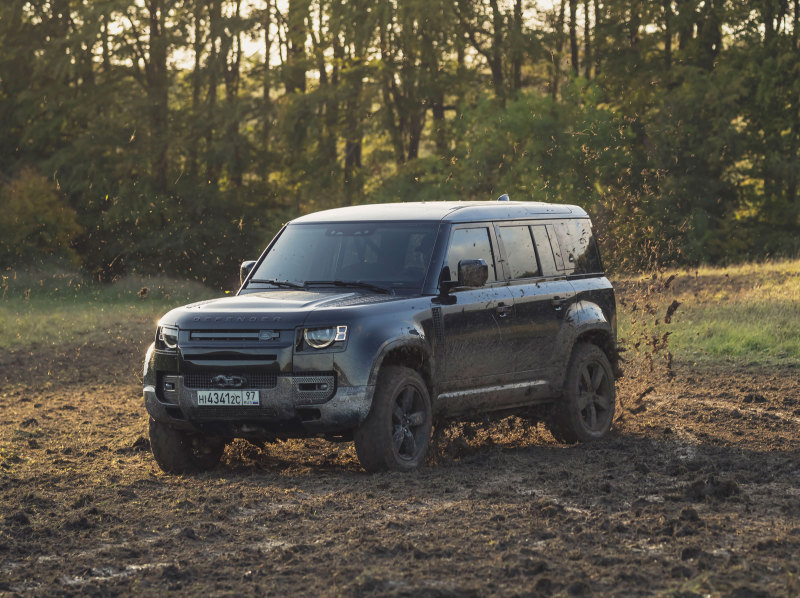 Новый Land Rover Defender покажут в новом фильме о Джеймсе Бонде