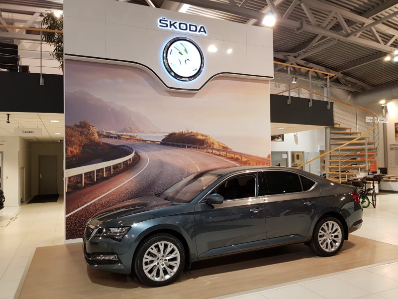 Обновлённый Skoda Superb появился у российских дилеров