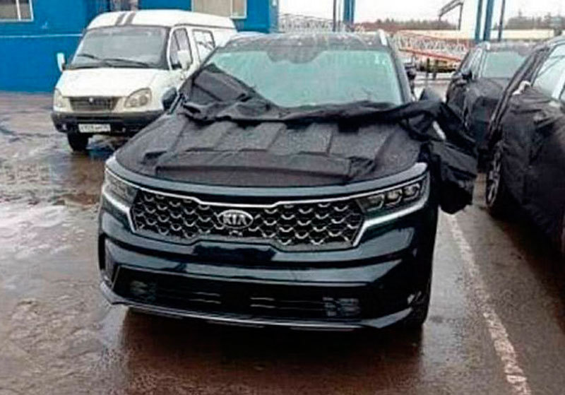 Новейший KIA Sorento 2021 без камуфляжа замечен в России