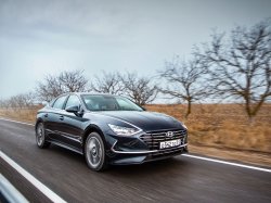 Бюджетная модификация Hyundai Sonata с мотором 2.0 MPi появилась в России