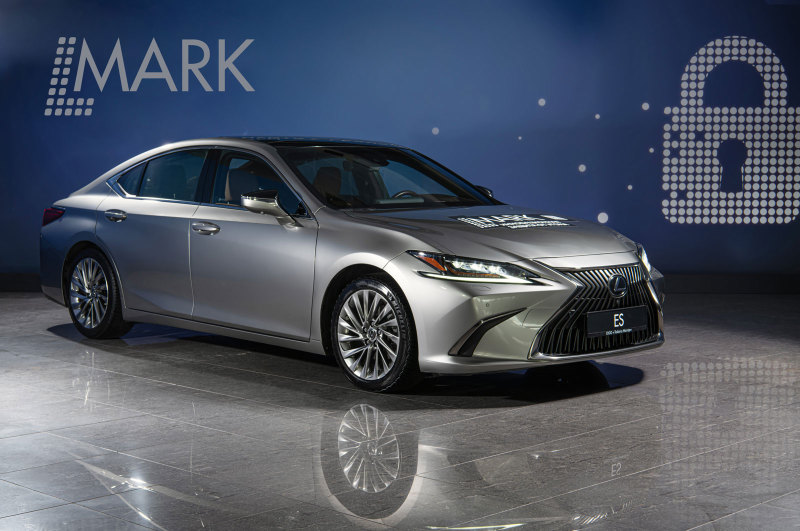 Lexus ES с маркировкой L-Mark