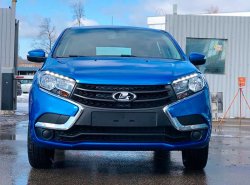 Lada XRay с новой окраской начали отгружать дилерам