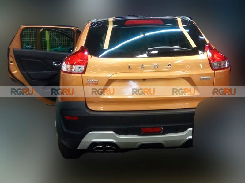 "Топовую" версию Lada XRay Cross Instinct показали на фото
