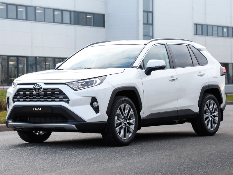 Стало известно, какие Toyota RAV4 выбирают российские покупатели