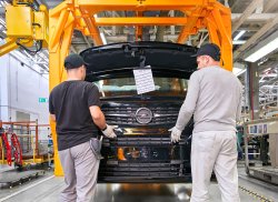 Производство Peugeot, Citroen и Opel в России оставливается