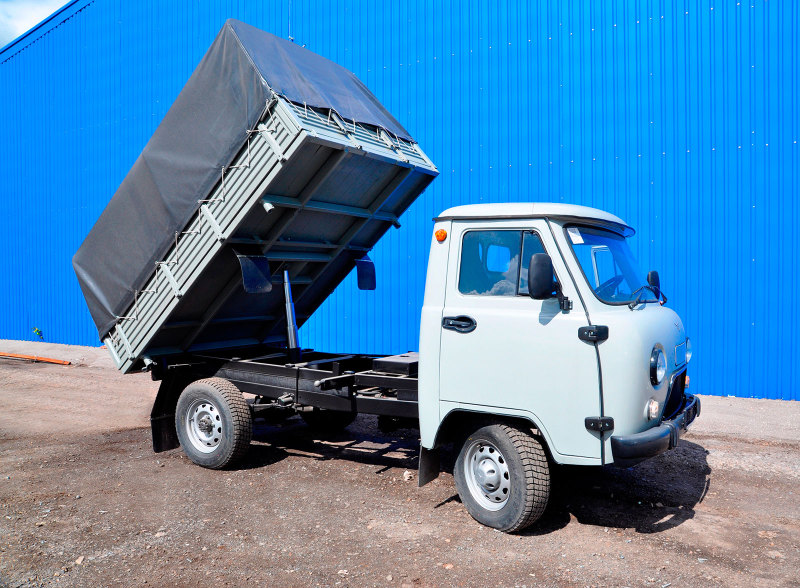 УАЗ выпустил компактный самосвал