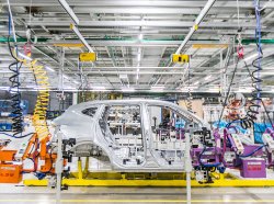 Российские автозаводы возобновляют производство