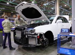 Первые автомобили Aurus передадут частным покупателям в марте 2021 года